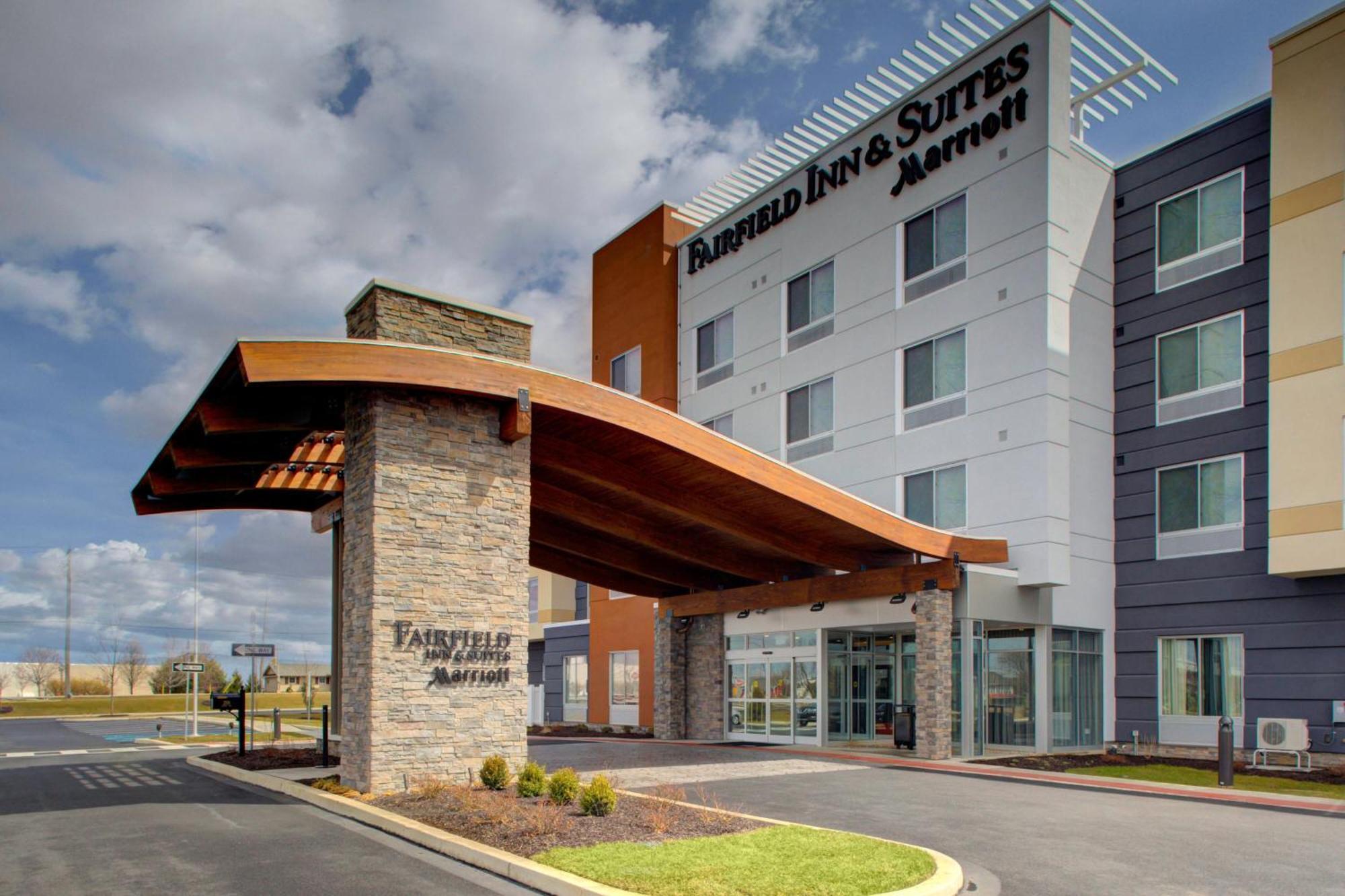 Fairfield Inn & Suites By Marriott Allentown West Breinigsville Exterior photo